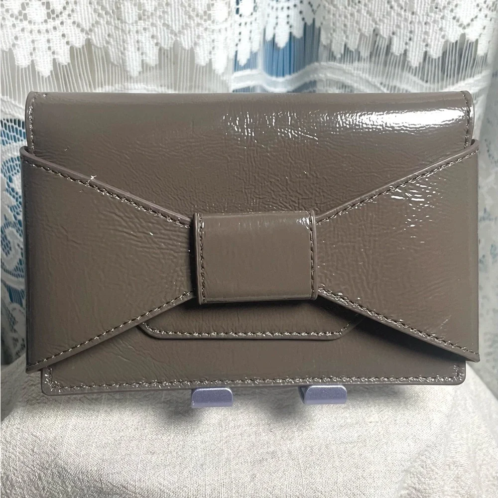 Banana Republic Bow Accent Gray Wallet Clutch Cow Leather 4 in H x 6 in L - Picture 1 of 6